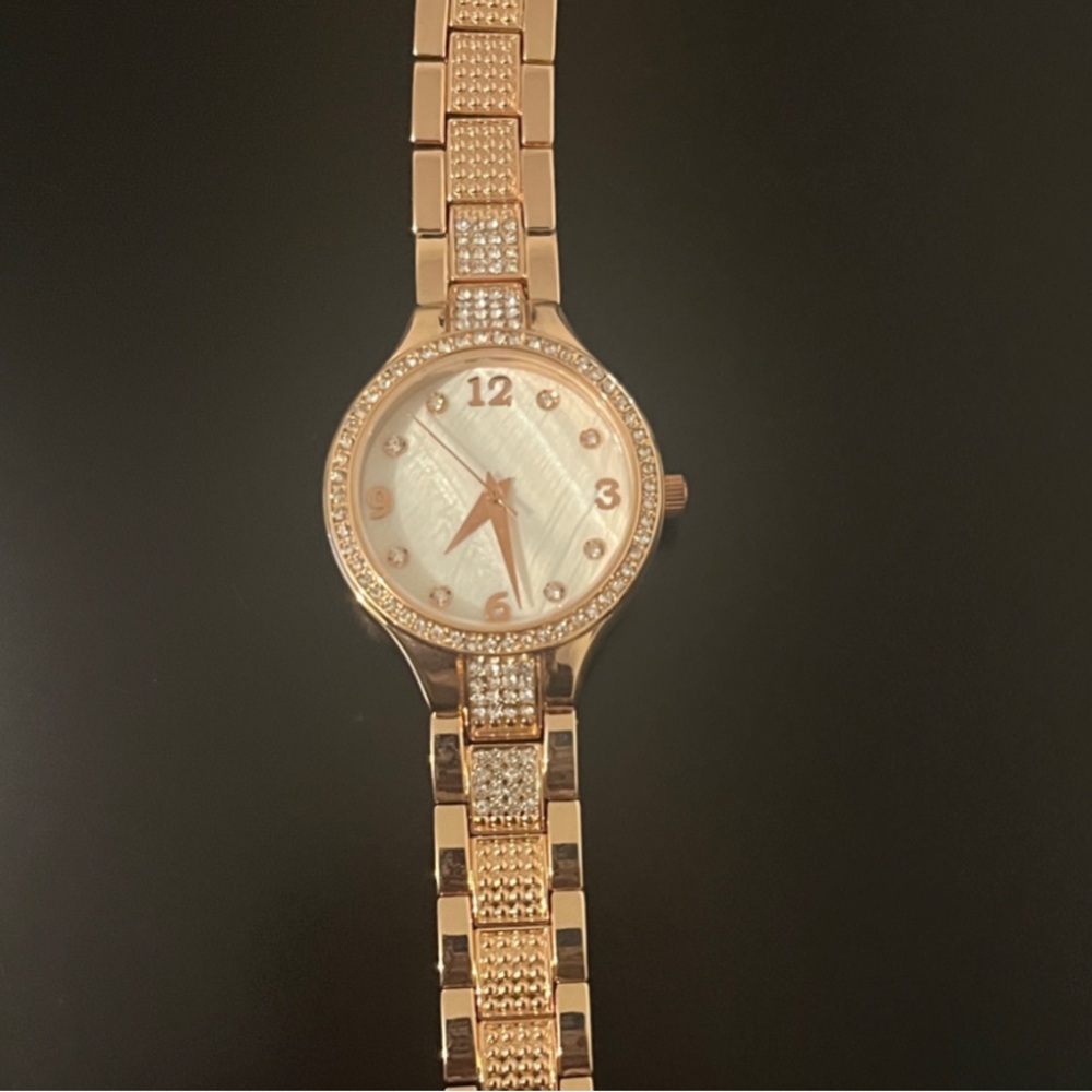 Elegant Rose Gold Women's Watch